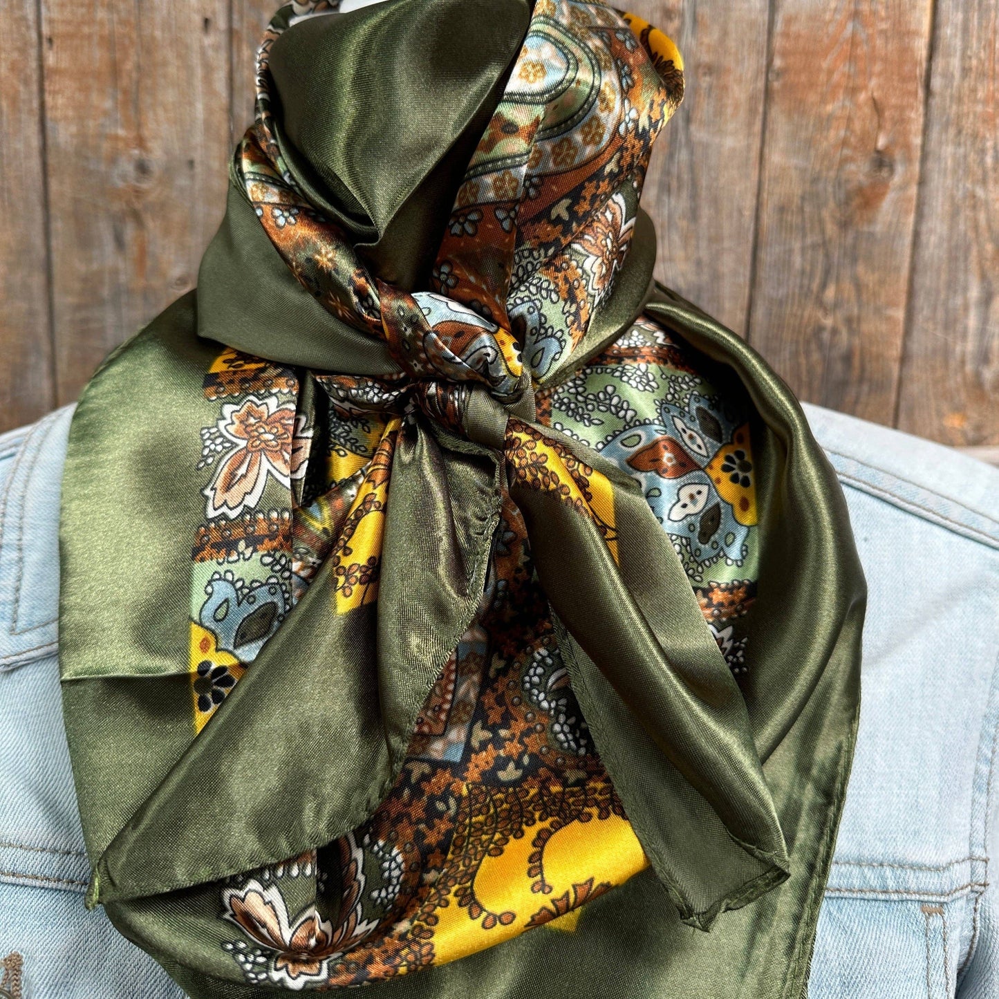 Olivgrön Paisley Wild rag