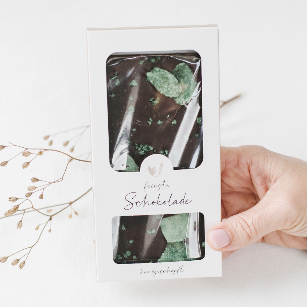 Lyxig mörk choklad med sockrade myntablommor
