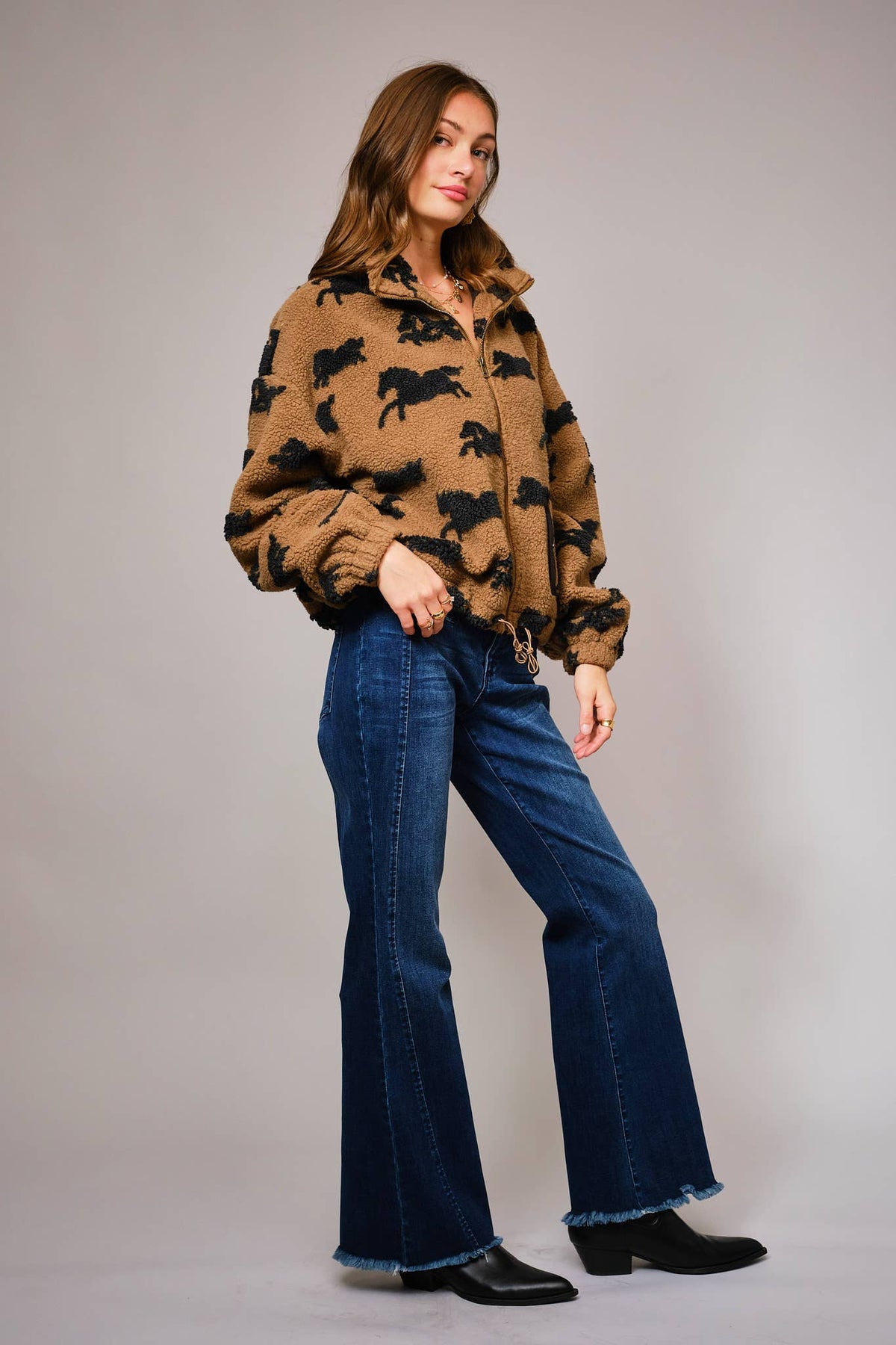 Wild Sherpa – Oversizejacka med hästmotiv