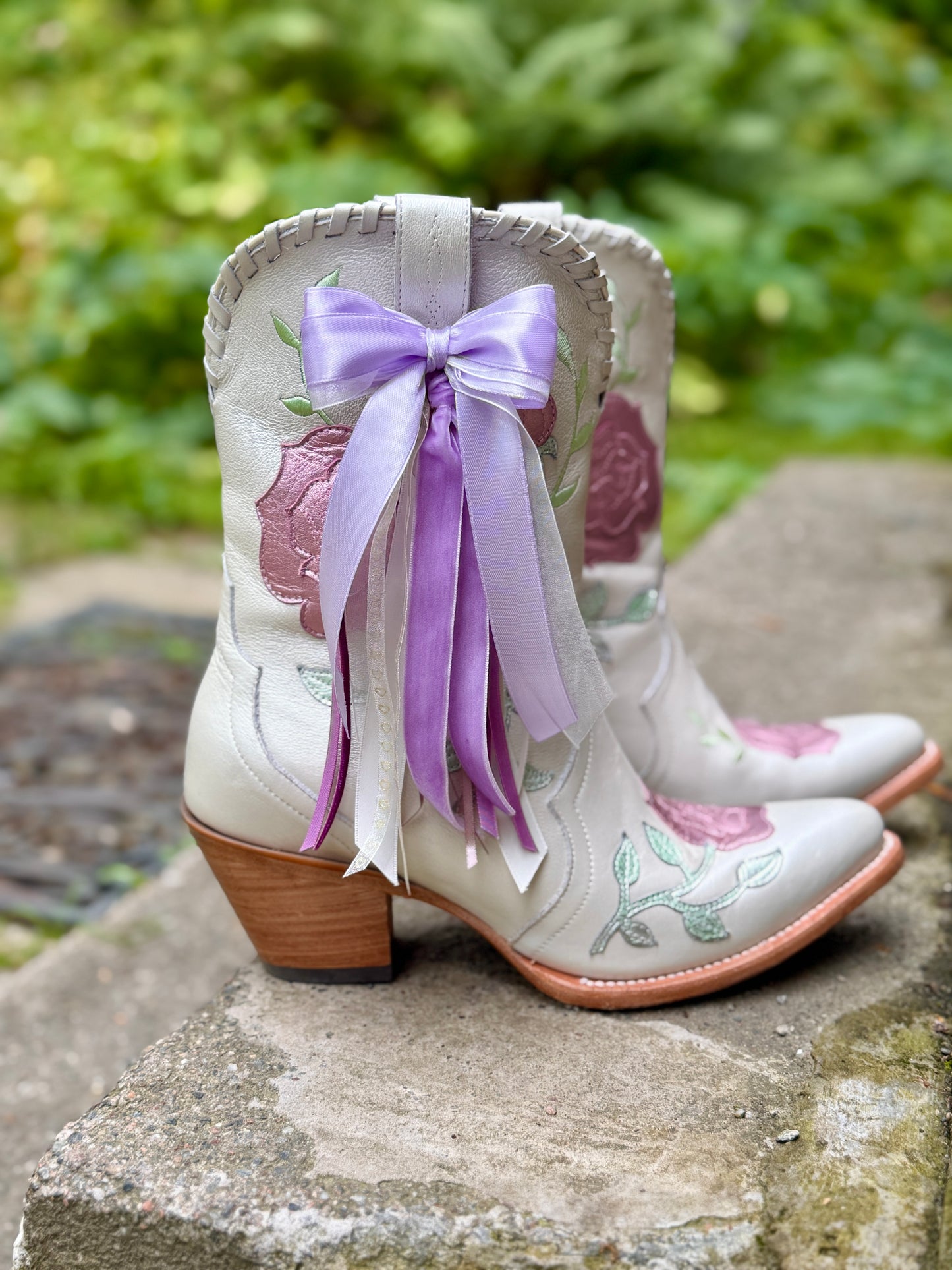Lila Boot Bow